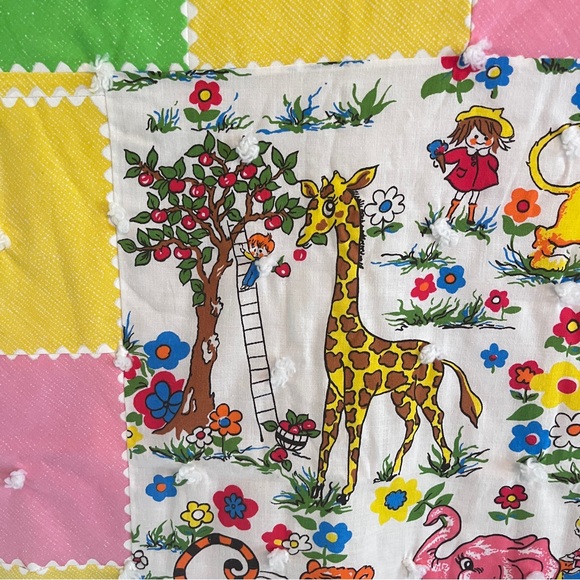 Vintage Baby Quilt - Safari Animals Giraffe Elephant Lion Tiger - Light Blanket - Picture 3 of 10